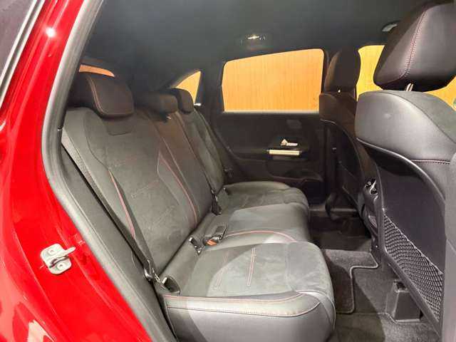 メルセデス・ベンツ Ｍ・ベンツ Ｂ２００ｄ AMGライン 千葉県 2023(令5)年 2.4万km 赤 ＡＣＣ　/半革シート　/ナビ　/ＴＶ　　/Ｂカメラ　/Ｂｌｕｅｔｏｏｔｈ接続　/電動シート　/シートヒーター　/電動リアゲート　/ＬＥＤヘッドライト　/オートハイビーム　/アクティブパーキング　/レーダーセーフティ　/ＥＴＣ