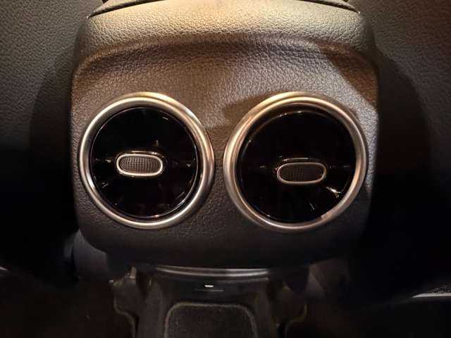 メルセデス・ベンツ Ｍ・ベンツ Ｂ２００ｄ AMGライン 千葉県 2023(令5)年 2.4万km 赤 ＡＣＣ　/半革シート　/ナビ　/ＴＶ　　/Ｂカメラ　/Ｂｌｕｅｔｏｏｔｈ接続　/電動シート　/シートヒーター　/電動リアゲート　/ＬＥＤヘッドライト　/オートハイビーム　/アクティブパーキング　/レーダーセーフティ　/ＥＴＣ