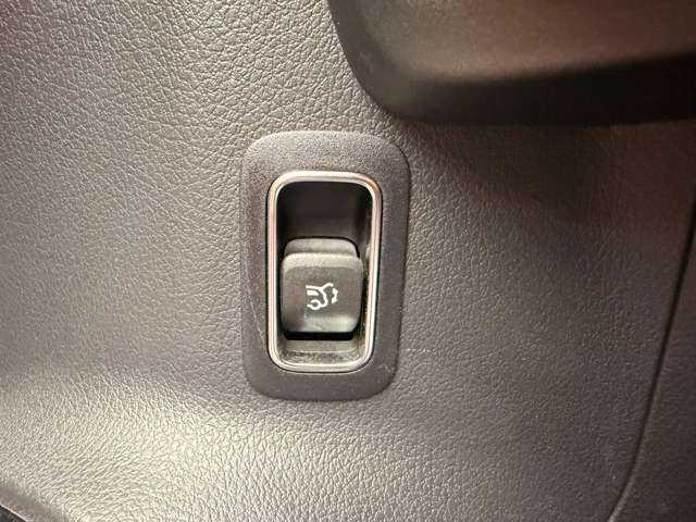 メルセデス・ベンツ Ｍ・ベンツ Ｂ２００ｄ AMGライン 千葉県 2023(令5)年 2.4万km 赤 ＡＣＣ　/半革シート　/ナビ　/ＴＶ　　/Ｂカメラ　/Ｂｌｕｅｔｏｏｔｈ接続　/電動シート　/シートヒーター　/電動リアゲート　/ＬＥＤヘッドライト　/オートハイビーム　/アクティブパーキング　/レーダーセーフティ　/ＥＴＣ