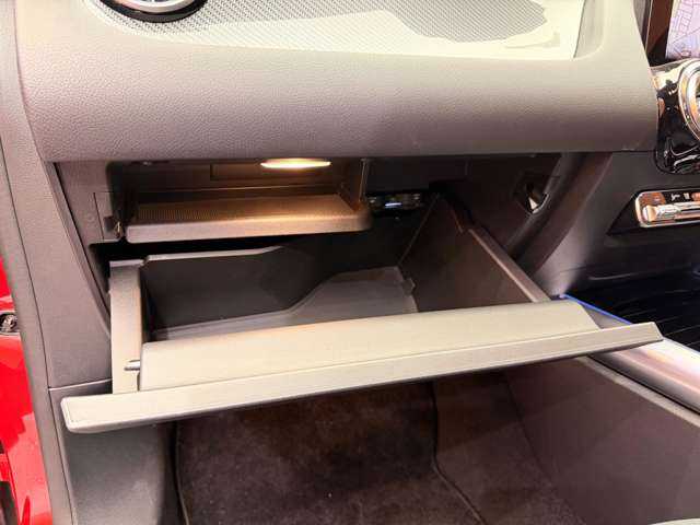 メルセデス・ベンツ Ｍ・ベンツ Ｂ２００ｄ AMGライン 千葉県 2023(令5)年 2.4万km 赤 ＡＣＣ　/半革シート　/ナビ　/ＴＶ　　/Ｂカメラ　/Ｂｌｕｅｔｏｏｔｈ接続　/電動シート　/シートヒーター　/電動リアゲート　/ＬＥＤヘッドライト　/オートハイビーム　/アクティブパーキング　/レーダーセーフティ　/ＥＴＣ