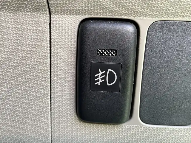 スバル ステラ L 栃木県 2012(平24)年 6万km ブライトシルバーメタリック 新車時保証書/取扱説明書/純正インテグレーテッドCDプレーヤー/　（CD/ラジオ/AUX)/ヘッドライトレベライザー/アイドリングストップ/純正フォグライト/エコモード/バニティミラー/純正フロアマット/純正ドアバイザー/タイヤサイズ　　155/65/R14