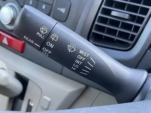 スバル ステラ L 栃木県 2012(平24)年 6万km ブライトシルバーメタリック 新車時保証書/取扱説明書/純正インテグレーテッドCDプレーヤー/　（CD/ラジオ/AUX)/ヘッドライトレベライザー/アイドリングストップ/純正フォグライト/エコモード/バニティミラー/純正フロアマット/純正ドアバイザー/タイヤサイズ　　155/65/R14