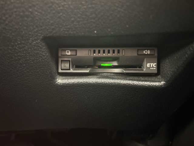 トヨタ シエンタ G クエロ 愛媛県 2018(平30)年 8万km ホワイトパールクリスタルシャイン 純正9型ナビ（NSZT-Y68T）/フルセグテレビ/Bluetooth/バックカメラ/両側電動スライドドア/衝突被害軽減ブレーキ/レーンアシスト/前後ドライブレコーダー（ZDR-015）/コーナーセンサー/ETC/LEDヘッドライト/オートマチックハイビーム/オートライト/フォグランプ/プッシュスタート