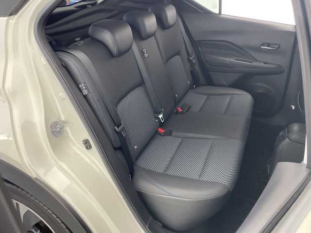 日産 キックス X ツートーンインテリアED 宮崎県 2021(令3)年 5.5万km ブリリアントホワイトパール/ピュアブラック 2トーン 禁煙車/純正9型SDナビ(MM320D-L)/フルセグTV/CD/DVD/Bluetooth/アラウンドビューモニター/プロパイロット/エマージェンシーブレーキ/コーナーセンサー/ブラインドスポット/スマートキー/ドラレコ/D/Nシートヒーター/ハンドルヒーター/デジタルインナーミラー/ステアリングスイッチ/プッシュスタート/電動格納ミラー/純正フロアマット/純正17インチアルミホイル/純正LEDオートライト/純正オートハイビーム/ETC