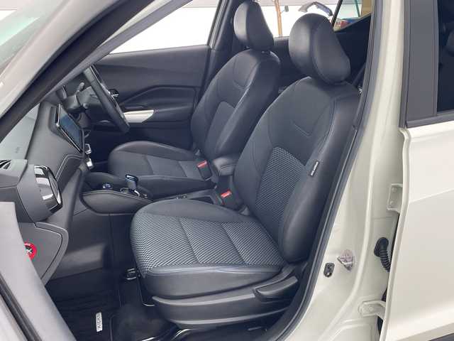 日産 キックス X ツートーンインテリアED 宮崎県 2021(令3)年 5.5万km ブリリアントホワイトパール/ピュアブラック 2トーン 禁煙車/純正9型SDナビ(MM320D-L)/フルセグTV/CD/DVD/Bluetooth/アラウンドビューモニター/プロパイロット/エマージェンシーブレーキ/コーナーセンサー/ブラインドスポット/スマートキー/ドラレコ/D/Nシートヒーター/ハンドルヒーター/デジタルインナーミラー/ステアリングスイッチ/プッシュスタート/電動格納ミラー/純正フロアマット/純正17インチアルミホイル/純正LEDオートライト/純正オートハイビーム/ETC