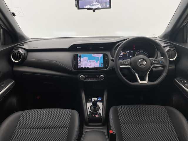 日産 キックス X ツートーンインテリアED 宮崎県 2021(令3)年 5.5万km ブリリアントホワイトパール/ピュアブラック 2トーン 禁煙車/純正9型SDナビ(MM320D-L)/フルセグTV/CD/DVD/Bluetooth/アラウンドビューモニター/プロパイロット/エマージェンシーブレーキ/コーナーセンサー/ブラインドスポット/スマートキー/ドラレコ/D/Nシートヒーター/ハンドルヒーター/デジタルインナーミラー/ステアリングスイッチ/プッシュスタート/電動格納ミラー/純正フロアマット/純正17インチアルミホイル/純正LEDオートライト/純正オートハイビーム/ETC