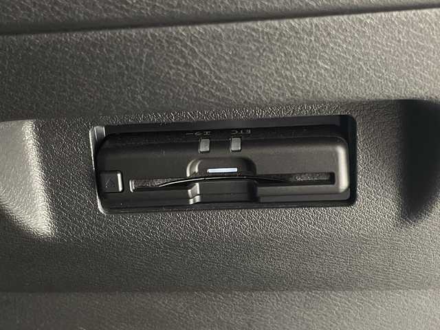 日産 キックス X ツートーンインテリアED 宮崎県 2021(令3)年 5.5万km ブリリアントホワイトパール/ピュアブラック 2トーン 禁煙車/純正9型SDナビ(MM320D-L)/フルセグTV/CD/DVD/Bluetooth/アラウンドビューモニター/プロパイロット/エマージェンシーブレーキ/コーナーセンサー/ブラインドスポット/スマートキー/ドラレコ/D/Nシートヒーター/ハンドルヒーター/デジタルインナーミラー/ステアリングスイッチ/プッシュスタート/電動格納ミラー/純正フロアマット/純正17インチアルミホイル/純正LEDオートライト/純正オートハイビーム/ETC