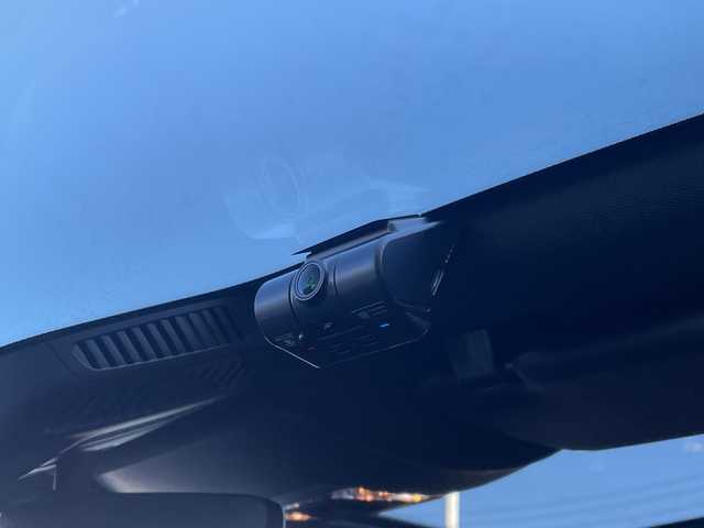 メルセデス・ベンツ Ｍ・ベンツ ＧＬＢ２００ｄ 4マチック AMGライン 長野県 2021(令3)年 1.3万km デジタルホワイト 禁煙車/4WD/サンルーフ/純正メモリナビ/Bluetooth/フルセグTV/全周囲カメラ/USB入力端子(タイプCもあり)/ハーフレザーシート/前席シートヒーター/前席メモリ付きパワーシート/電動リアゲート/ルーフレール/前後ドラレコ/純正AW19インチ/電動パーキングブレーキ/アイドリングストップ/衝突軽減ブレーキ/レーンキープアシスト/オートマチックハイビーム/LEDヘッドライト/トノカバー/パドルシフト/プッシュスタート/スマートキー/スペアキー