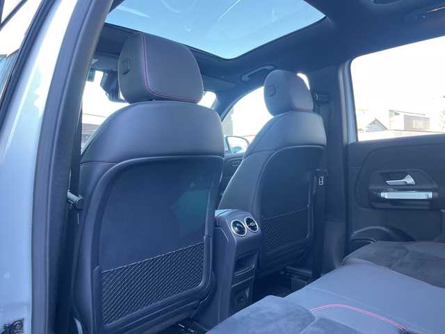 メルセデス・ベンツ Ｍ・ベンツ ＧＬＢ２００ｄ 4マチック AMGライン 長野県 2021(令3)年 1.3万km デジタルホワイト 禁煙車/4WD/サンルーフ/純正メモリナビ/Bluetooth/フルセグTV/全周囲カメラ/USB入力端子(タイプCもあり)/ハーフレザーシート/前席シートヒーター/前席メモリ付きパワーシート/電動リアゲート/ルーフレール/前後ドラレコ/純正AW19インチ/電動パーキングブレーキ/アイドリングストップ/衝突軽減ブレーキ/レーンキープアシスト/オートマチックハイビーム/LEDヘッドライト/トノカバー/パドルシフト/プッシュスタート/スマートキー/スペアキー