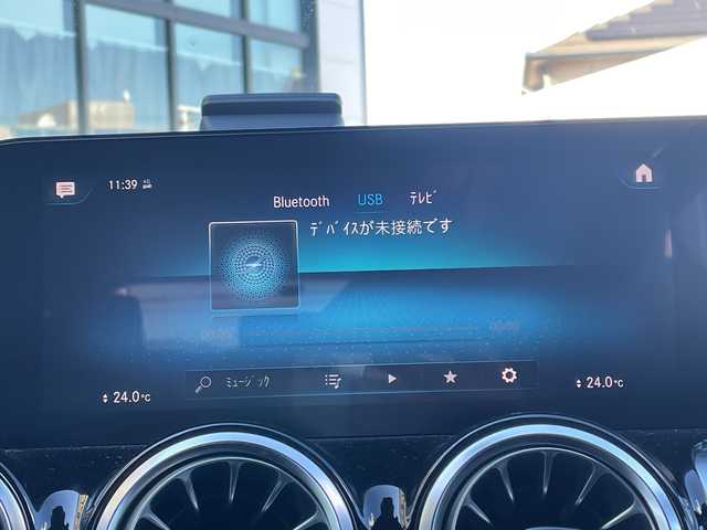 メルセデス・ベンツ Ｍ・ベンツ ＧＬＢ２００ｄ 4マチック AMGライン 長野県 2021(令3)年 1.3万km デジタルホワイト 禁煙車/4WD/サンルーフ/純正メモリナビ/Bluetooth/フルセグTV/全周囲カメラ/USB入力端子(タイプCもあり)/ハーフレザーシート/前席シートヒーター/前席メモリ付きパワーシート/電動リアゲート/ルーフレール/前後ドラレコ/純正AW19インチ/電動パーキングブレーキ/アイドリングストップ/衝突軽減ブレーキ/レーンキープアシスト/オートマチックハイビーム/LEDヘッドライト/トノカバー/パドルシフト/プッシュスタート/スマートキー/スペアキー