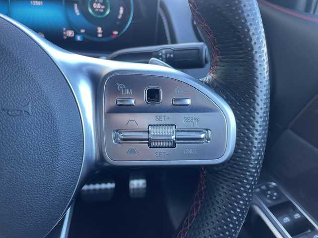 メルセデス・ベンツ Ｍ・ベンツ ＧＬＢ２００ｄ 4マチック AMGライン 長野県 2021(令3)年 1.3万km デジタルホワイト 禁煙車/4WD/サンルーフ/純正メモリナビ/Bluetooth/フルセグTV/全周囲カメラ/USB入力端子(タイプCもあり)/ハーフレザーシート/前席シートヒーター/前席メモリ付きパワーシート/電動リアゲート/ルーフレール/前後ドラレコ/純正AW19インチ/電動パーキングブレーキ/アイドリングストップ/衝突軽減ブレーキ/レーンキープアシスト/オートマチックハイビーム/LEDヘッドライト/トノカバー/パドルシフト/プッシュスタート/スマートキー/スペアキー