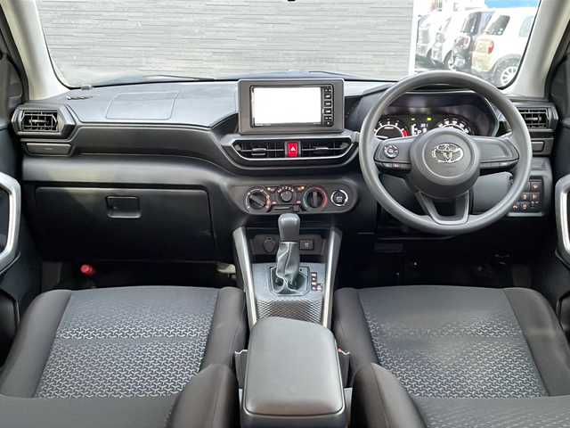 トヨタ ライズ X 道北・旭川 2023(令5)年 1.5万km スムースグレーマイカメタリック /寒冷地仕様//社外ナビ/CD/DVD/BT/SD/USB/フルセグ//バックカメラ//前席シートヒーター//オートライト//オートハイビーム//4WD//禁煙車//衝突軽減ブレーキ//アイドリングストップ//横滑り防止//クリアランスソナー//レーンキープアシスト//ステアリングスイッチ//LEDヘッドライト//純正エンジンスターター//純正フロアマット//ドアバイザー//スマートキー//プッシュスタート//保証書//取扱説明書