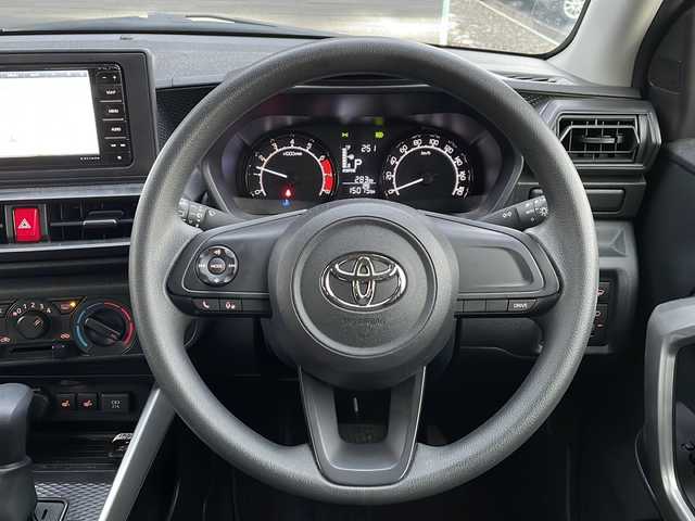 トヨタ ライズ X 道北・旭川 2023(令5)年 1.5万km スムースグレーマイカメタリック /寒冷地仕様//社外ナビ/CD/DVD/BT/SD/USB/フルセグ//バックカメラ//前席シートヒーター//オートライト//オートハイビーム//4WD//禁煙車//衝突軽減ブレーキ//アイドリングストップ//横滑り防止//クリアランスソナー//レーンキープアシスト//ステアリングスイッチ//LEDヘッドライト//純正エンジンスターター//純正フロアマット//ドアバイザー//スマートキー//プッシュスタート//保証書//取扱説明書