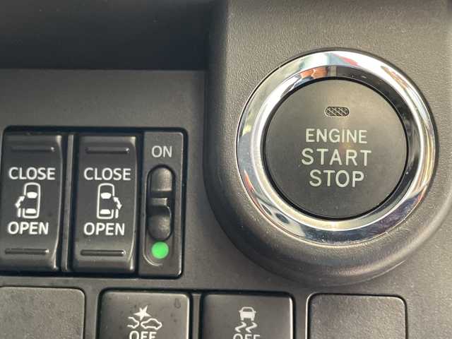 トヨタ タンク カスタムG 埼玉県 2018(平30)年 2.5万km ブラックマイカ/マゼンダベリーメタリック トヨタセーフティセンス/純正メモリーナビ/　　CD/BT/フルセグ/バックカメラ/両側パワースライドドア/クルーズコントロール/LEDオートライト/純正１４インチアルミホイール/純正ビルトインETC