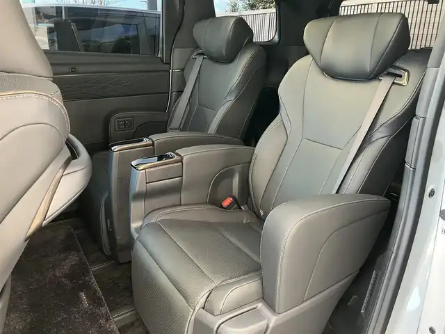 トヨタ アルファードハイブリット Z 広島県 2024(令6)年 0.3万km プラチナホワイトパールマイカ 法人ワンオーナー/モデリスタエアロ/黒革シート/左右独立ムーンルーフ/トヨタチームメイト/左右ユニバーサルステップ/デジタルインナーミラー/純正ナビ/パノラミックビューモニター/純正フリップダウンモニター/カラーヘッドアップディスプレイ/両側パワースライドドア/シートヒーター（全席）/パワーシート（前席・2列目）/ベンチレーションシート（前席）/セーフティセンス/レーダークルーズ/パドルシフト/置くだけ充電/フルセグ・Bluetooth/ブラインドスポットモニタリング/ビルトインETC2.0/電子取扱説明書/新車保証書/スペアキー