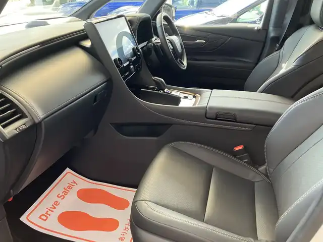 トヨタ アルファードハイブリット Z 広島県 2024(令6)年 0.3万km プラチナホワイトパールマイカ 法人ワンオーナー/モデリスタエアロ/黒革シート/左右独立ムーンルーフ/トヨタチームメイト/左右ユニバーサルステップ/デジタルインナーミラー/純正ナビ/パノラミックビューモニター/純正フリップダウンモニター/カラーヘッドアップディスプレイ/両側パワースライドドア/シートヒーター（全席）/パワーシート（前席・2列目）/ベンチレーションシート（前席）/セーフティセンス/レーダークルーズ/パドルシフト/置くだけ充電/フルセグ・Bluetooth/ブラインドスポットモニタリング/ビルトインETC2.0/電子取扱説明書/新車保証書/スペアキー