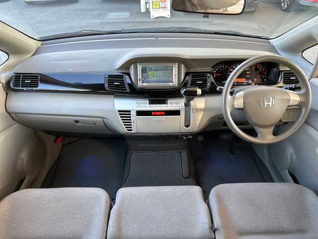 ホンダ エディックス 20X 埼玉県 2005(平17)年 7.1万km プレミアムホワイトパール ワンオーナー/Moduloエアロ(フロント、サイド、リア)/純正HDDナビゲーション(VXH-052CV)/　　CD/DVD/フルセグ/SRSエアバック（運転席、助手席）/Gコントロール技術/3点式ELR/ALRシートベルト/純正16インチアルミホイール/ブレーキアシスト/セキュリティアラーム、イモビライザー/オートエアコン/純正フロアマット/ETC/取扱説明書/保証書/記録簿/スペアキー/禁煙車