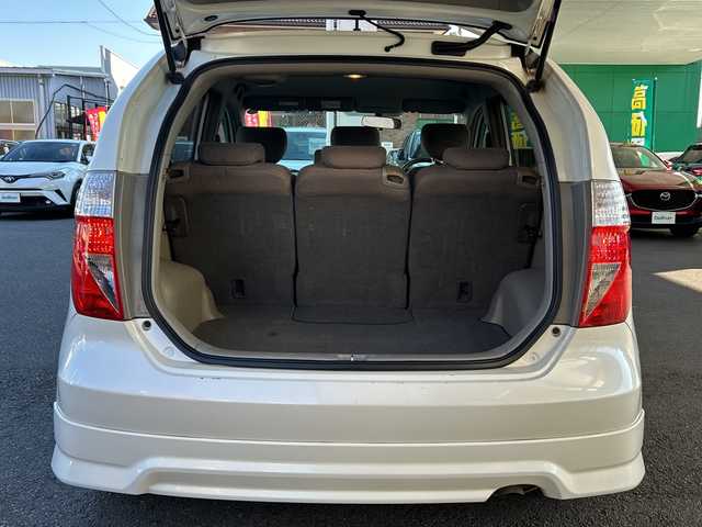 ホンダ エディックス 20X 埼玉県 2005(平17)年 7.1万km プレミアムホワイトパール ワンオーナー/Moduloエアロ(フロント、サイド、リア)/純正HDDナビゲーション(VXH-052CV)/　　CD/DVD/フルセグ/SRSエアバック（運転席、助手席）/Gコントロール技術/3点式ELR/ALRシートベルト/純正16インチアルミホイール/ブレーキアシスト/セキュリティアラーム、イモビライザー/オートエアコン/純正フロアマット/ETC/取扱説明書/保証書/記録簿/スペアキー/禁煙車