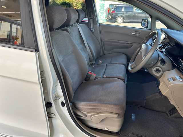 ホンダ エディックス 20X 埼玉県 2005(平17)年 7.1万km プレミアムホワイトパール ワンオーナー/Moduloエアロ(フロント、サイド、リア)/純正HDDナビゲーション(VXH-052CV)/　　CD/DVD/フルセグ/SRSエアバック（運転席、助手席）/Gコントロール技術/3点式ELR/ALRシートベルト/純正16インチアルミホイール/ブレーキアシスト/セキュリティアラーム、イモビライザー/オートエアコン/純正フロアマット/ETC/取扱説明書/保証書/記録簿/スペアキー/禁煙車