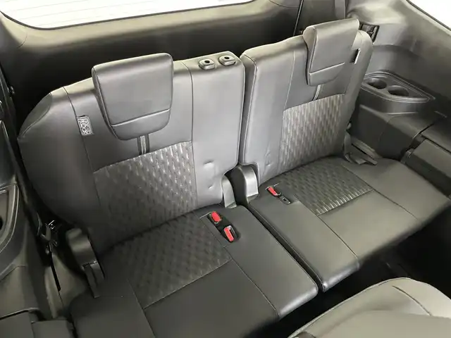 トヨタ ノア Z 埼玉県 2022(令4)年 1.4万km ホワイトパールクリスタルシャイン 10.5インチディスプレイオーディオＰlus/・コネクティッドナビ/・CD/DVD/フルセグTV/HDMI/Bluetooth/前席シートヒーター/アダプティブクルーズコントロール/両側パワースライドドア/ビルドインETC2.0/バックカメラ/トヨタセーフティセンス/・プリクラッシュセーフティ/・パーキングサポートブレーキ/・レーントレーシングアシスト/・オートマチックハイビーム/ＬＥＤヘッドライト/ハーフレザーシート/純正フロアマット/Bカメラ/ステアリングリモコン/レーンディパーチュアラート/標識認識機能/レーダークルーズコントロール