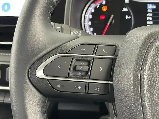 トヨタ ノア Z 埼玉県 2022(令4)年 1.4万km ホワイトパールクリスタルシャイン 10.5インチディスプレイオーディオＰlus/・コネクティッドナビ/・CD/DVD/フルセグTV/HDMI/Bluetooth/前席シートヒーター/アダプティブクルーズコントロール/両側パワースライドドア/ビルドインETC2.0/バックカメラ/トヨタセーフティセンス/・プリクラッシュセーフティ/・パーキングサポートブレーキ/・レーントレーシングアシスト/・オートマチックハイビーム/ＬＥＤヘッドライト/ハーフレザーシート/純正フロアマット/Bカメラ/ステアリングリモコン/レーンディパーチュアラート/標識認識機能/レーダークルーズコントロール
