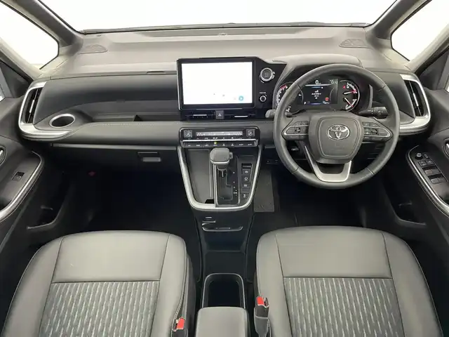 トヨタ ノア Z 埼玉県 2022(令4)年 1.4万km ホワイトパールクリスタルシャイン 10.5インチディスプレイオーディオＰlus/・コネクティッドナビ/・CD/DVD/フルセグTV/HDMI/Bluetooth/前席シートヒーター/アダプティブクルーズコントロール/両側パワースライドドア/ビルドインETC2.0/バックカメラ/トヨタセーフティセンス/・プリクラッシュセーフティ/・パーキングサポートブレーキ/・レーントレーシングアシスト/・オートマチックハイビーム/ＬＥＤヘッドライト/ハーフレザーシート/純正フロアマット/Bカメラ/ステアリングリモコン/レーンディパーチュアラート/標識認識機能/レーダークルーズコントロール