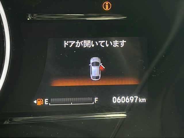 ホンダ ヴェゼル ハイブリッド RS ホンダセンシング 鹿児島県 2018(平30)年 6.1万km プラチナホワイトパール 禁煙車/社外メモリナビ/(CD/DVD/BT/フルセグ)/バックカメラ/ビルトインＥＴＣ/ハーフレザーシート/シートヒーター/パドルシフト/ドライブレコーダー/電動パーキング/ブレーキホールド/衝突軽減ブレーキ/レーダークルーズコントロール/レーンキープアシスト/スマートキー/スペアキー