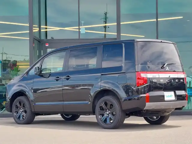 三菱 デリカＤ：５ シャモニー 東京都 2025(令7)年 0.1千km 黒Ⅱ 登録済み未使用車/4WD/オリジナルナビ取付パッケージ＋リアモニター取付パッケージ/マルチアラウンドモニター/e-Assist/レーダークルーズコントロール/レーンキープアシスト/LEDオートマチックハイビーム/革巻きステアリング/ステアリングリモコン/ステアリングヒーター/パドルシフト/両側パワースライドドア/電動リアゲート/電子制御パーキングブレーキ/ブレーキホールド/ハーフレザーシート/運転席パワーシート/前席シートヒーター
