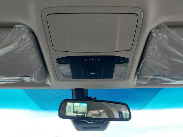 三菱 デリカＤ：５ シャモニー 東京都 2025(令7)年 0.1千km 黒Ⅱ 登録済み未使用車/4WD/オリジナルナビ取付パッケージ＋リアモニター取付パッケージ/マルチアラウンドモニター/e-Assist/レーダークルーズコントロール/レーンキープアシスト/LEDオートマチックハイビーム/革巻きステアリング/ステアリングリモコン/ステアリングヒーター/パドルシフト/両側パワースライドドア/電動リアゲート/電子制御パーキングブレーキ/ブレーキホールド/ハーフレザーシート/運転席パワーシート/前席シートヒーター