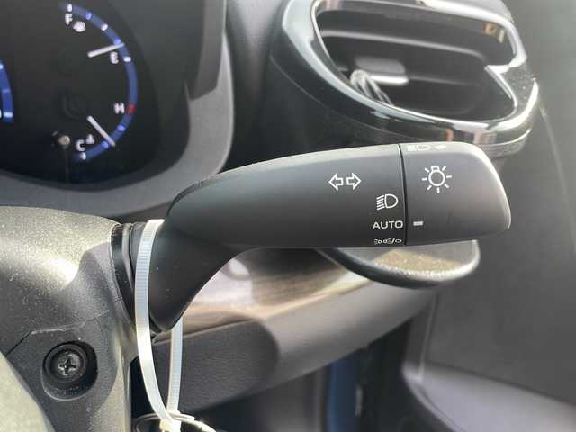 トヨタ ヤリスクロス ハイブリッド Z 千葉県 2023(令5)年 1.8万km ブラックマイカ グレイッシュブルー 2トーン 4WD ナビ 全方位カメラ HUD AC100V シートヒーター タイプC USB PCS レーダークルーズ パワーシート ステアヒーター ETC 木目調パネル ヒルディセントコントロール LED
