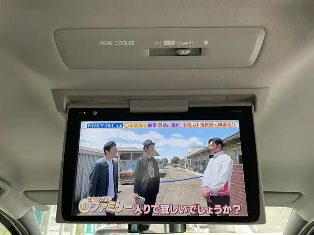 トヨタ ヴォクシー ZS 煌Ⅱ 東京都 2016(平28)年 6.6万km ブラック 純正SDナビ/　フルセグTV/DVD/CD/Bluetooth/バックカメラ/純正フリップダウンモニター/両側パワースライドドア/プリクラッシュセーフティ/レーンキープアシスト/前後ドライブレコーダー/ビルトインETC2.0/コーナーセンサー/LEDヘッドライト/フォグランプ/オートライト/オートハイビーム/アイドリングストップ/純正16インチアルミホイール/プッシュスタート/スマートキー/電動格納ミラー/ウインカーミラー/横すべり防止/フロアマット/ドアバイザー