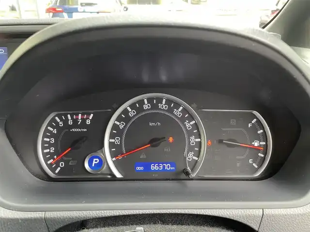 トヨタ ヴォクシー ZS 煌Ⅱ 東京都 2016(平28)年 6.6万km ブラック 純正SDナビ/　フルセグTV/DVD/CD/Bluetooth/バックカメラ/純正フリップダウンモニター/両側パワースライドドア/プリクラッシュセーフティ/レーンキープアシスト/前後ドライブレコーダー/ビルトインETC2.0/コーナーセンサー/LEDヘッドライト/フォグランプ/オートライト/オートハイビーム/アイドリングストップ/純正16インチアルミホイール/プッシュスタート/スマートキー/電動格納ミラー/ウインカーミラー/横すべり防止/フロアマット/ドアバイザー