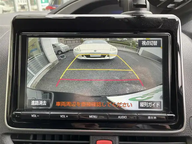 トヨタ ヴォクシー ZS 煌Ⅱ 東京都 2016(平28)年 6.6万km ブラック 純正SDナビ/　フルセグTV/DVD/CD/Bluetooth/バックカメラ/純正フリップダウンモニター/両側パワースライドドア/プリクラッシュセーフティ/レーンキープアシスト/前後ドライブレコーダー/ビルトインETC2.0/コーナーセンサー/LEDヘッドライト/フォグランプ/オートライト/オートハイビーム/アイドリングストップ/純正16インチアルミホイール/プッシュスタート/スマートキー/電動格納ミラー/ウインカーミラー/横すべり防止/フロアマット/ドアバイザー