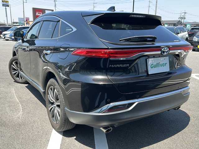 トヨタ ハリアー ハイブリッド G 岐阜県 2020(令2)年 8.1万km プレシャスブラックパール 純正ナビ　/ＥＴＣ　/バックカメラ　/衝突軽減システム　/横滑り防止装置　/レーンキープアシスト　/前後コーナーセンサー　/ＬＥＤヘッドライト　/オートハイビーム　/オートライト/レザーシート/パワーシート　/純正１８インチアルミホイール/プッシュスタート/スマートキー/スペアキー/純正フロアマット