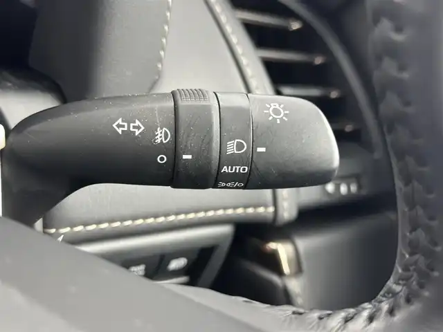 トヨタ アルファードハイブリット Z 愛知県 2023(令5)年 2.1万km プラチナホワイトパールマイカ 14インチディスプレイオーディオ　/（フルセグ/Bluetooth）/12.1インチフリップダウン　/レーダークルーズコントロール　/パノラミックビューモニター　/ブラインドスポットモニター　/コーナーセンサー/衝突軽減システム/レーンキープアアシスト/両側パワースライドドア　/電動リアゲート　/レザーシート　/全席パワーシート　/運転席メモリーシート/全席エアーシート/全席シートヒーター　/ワイヤレス充電/ETC2.0/ドライブレコーダー/純正AW