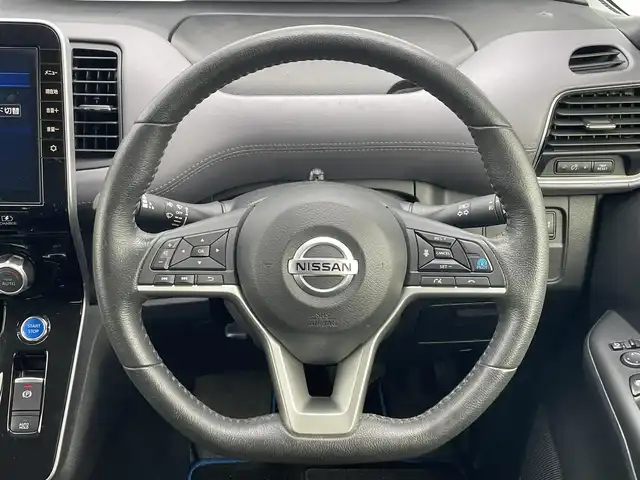 日産 セレナ e－パワー ハイウェイスター V 滋賀県 2021(令3)年 6.5万km ダイヤモンドブラック プロパイロット/純正10型SDナビ/・フルセグTV/・CD DVD BD/・Bluetooth/全方位カメラ/リアモニター/両側パワースライドドア/シートヒーター/ドライブレコーダー/ETC/ステアリングヒーター/革巻きステアリング/ステアリングリモコン/電動パーキングブレーキ/オートブレーキホールド/ブラインドスポットモニター/電格ミラー/ウインカーミラー/ドアバイザー/プッシュスタート/スマートキー/LEDヘッドライト