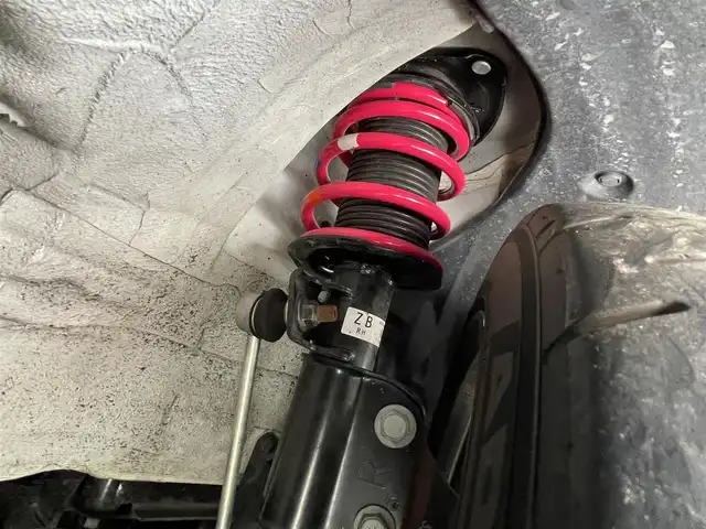トヨタ ＧＲ８６ RC 神奈川県 2023(令5)年 1.1万km クリスタルホワイトパール ワンオーナー/ADVAN Racing17インチAW/STIサスペンション/VOLTEXカーボンリヤウイング/HKSマフラー/HKSオイルクーラー/ADVICSブレーキキャリパー/OMPステアリング/カーボンミラー/ETC/プッシュスタート/スマートキー×2/保証書・取説あり