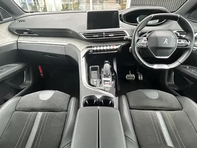 プジョー ５００８ GT ブルーHDi 福岡県 2021(令3)年 4.3万km パール ファーストクラスパッケージ/アダプティブクルーズコントロール/レーンキープアシスト/ブラインドスポットモニター/純正ディスプレイオーディオ/Applecarplay/androidauto/バックカメラ/サイドカメラ/Bluetooth/LEDヘッドライト/オートハイビーム/パワーバックドア/前後ドライブレコーダー/純正18インチアルミホイール/ETC/取扱説明書/保証書/スペアキー×1