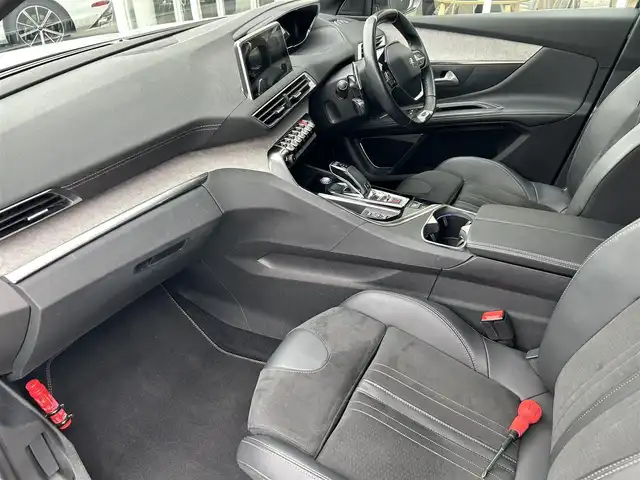 プジョー ５００８ GT ブルーHDi 福岡県 2021(令3)年 4.3万km パール ファーストクラスパッケージ/アダプティブクルーズコントロール/レーンキープアシスト/ブラインドスポットモニター/純正ディスプレイオーディオ/Applecarplay/androidauto/バックカメラ/サイドカメラ/Bluetooth/LEDヘッドライト/オートハイビーム/パワーバックドア/前後ドライブレコーダー/純正18インチアルミホイール/ETC/取扱説明書/保証書/スペアキー×1