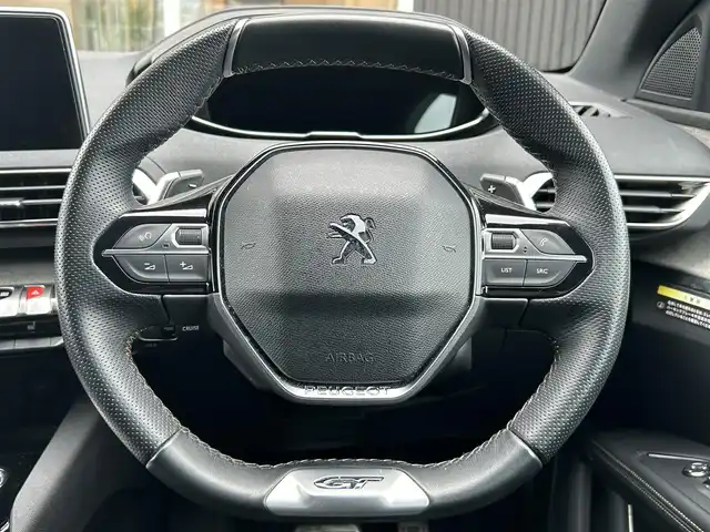 プジョー ５００８ GT ブルーHDi 福岡県 2021(令3)年 4.3万km パール ファーストクラスパッケージ/アダプティブクルーズコントロール/レーンキープアシスト/ブラインドスポットモニター/純正ディスプレイオーディオ/Applecarplay/androidauto/バックカメラ/サイドカメラ/Bluetooth/LEDヘッドライト/オートハイビーム/パワーバックドア/前後ドライブレコーダー/純正18インチアルミホイール/ETC/取扱説明書/保証書/スペアキー×1