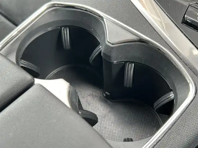 プジョー ５００８ GT ブルーHDi 福岡県 2021(令3)年 4.3万km パール ファーストクラスパッケージ/アダプティブクルーズコントロール/レーンキープアシスト/ブラインドスポットモニター/純正ディスプレイオーディオ/Applecarplay/androidauto/バックカメラ/サイドカメラ/Bluetooth/LEDヘッドライト/オートハイビーム/パワーバックドア/前後ドライブレコーダー/純正18インチアルミホイール/ETC/取扱説明書/保証書/スペアキー×1