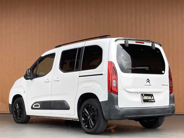 シトロエン シトロエン ベルランゴ シャイン 愛知県 2020(令2)年 3.8万km ブランバンキーズ ガラスルーフ/純正メモリナビ/バック・サイドカメラ/フルセグTV/アダプティブクルーズコントロール/ブラインドスポットモニター/レーンキープアシスト/パドルシフト/前後ドライブレコーダー/純正16インチAW/スマートキー