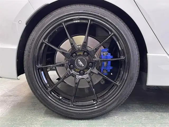 フォルクスワーゲン ＶＷ ゴルフ Ｒ TSI 4モーション 宮城県 2022(令4)年 1.4万km ピュアホワイト /ワンオーナー//REMUSスポーツマフラー//TWS TS317鍛造ホイール(235/35R19)//REGNO GR-XII装着//iSWEEPアップグレードスプリング//iSWEEPブレーキパッド(フロント/リア)(純正品有り)//BEST2サラウンドアンプユニット//純正メモリナビ//バックカメラ//カラーヘッドアップディスプレイ//パーキングアシスト//レーダークルーズコントロール//パドルシフト//ワイヤレス充電//シートヒーター/ステアリングヒーター//ビルトインETC2.0//純正ドライブレコーダー前後//社外レーダー探知機//スマートキーx2//保証書/取扱説明書/ディーラー点検記録簿R5/R6