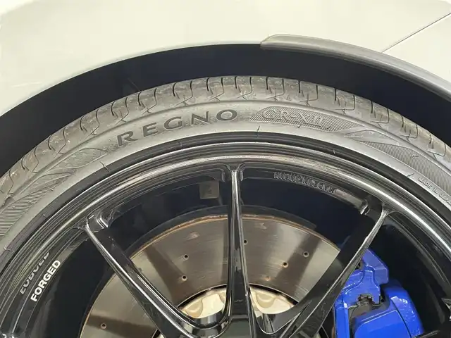 フォルクスワーゲン ＶＷ ゴルフ Ｒ TSI 4モーション 宮城県 2022(令4)年 1.4万km ピュアホワイト /ワンオーナー//REMUSスポーツマフラー//TWS TS317鍛造ホイール(235/35R19)//REGNO GR-XII装着//iSWEEPアップグレードスプリング//iSWEEPブレーキパッド(フロント/リア)(純正品有り)//BEST2サラウンドアンプユニット//純正メモリナビ//バックカメラ//カラーヘッドアップディスプレイ//パーキングアシスト//レーダークルーズコントロール//パドルシフト//ワイヤレス充電//シートヒーター/ステアリングヒーター//ビルトインETC2.0//純正ドライブレコーダー前後//社外レーダー探知機//スマートキーx2//保証書/取扱説明書/ディーラー点検記録簿R5/R6