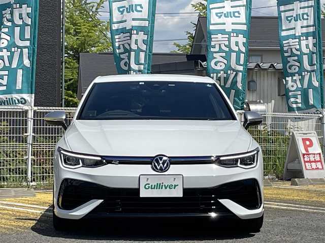 フォルクスワーゲン ＶＷ ゴルフ Ｒ TSI 4モーション 宮城県 2022(令4)年 1.4万km ピュアホワイト /ワンオーナー//REMUSスポーツマフラー//TWS TS317鍛造ホイール(235/35R19)//REGNO GR-XII装着//iSWEEPアップグレードスプリング//iSWEEPブレーキパッド(フロント/リア)(純正品有り)//BEST2サラウンドアンプユニット//純正メモリナビ//バックカメラ//カラーヘッドアップディスプレイ//パーキングアシスト//レーダークルーズコントロール//パドルシフト//ワイヤレス充電//シートヒーター/ステアリングヒーター//ビルトインETC2.0//純正ドライブレコーダー前後//社外レーダー探知機//スマートキーx2//保証書/取扱説明書/ディーラー点検記録簿R5/R6