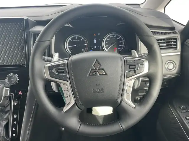 三菱 デリカＤ：５ シャモニー 千葉県 2025(令7)年 0.1千km ホワイトダイヤモンド 登録済未使用車/・登録時走行距離15km/e-Assist/・衝突軽減ブレーキ/レーンキープアシスト/・レーダークルーズコントロール/オートハイビーム/・ブラインドスポットモニター/誤発進抑制機能/バックカメラ/パワースライドドア/パワーバックドア/LEDヘッドライト/オートライト/フォグライト/レザーシート/シートヒーター(D/N席)/パワーシート(D席)/ステップレス/カラーコード：W85X42