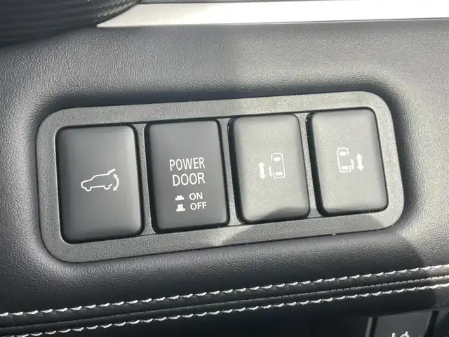 三菱 デリカＤ：５ シャモニー 千葉県 2025(令7)年 0.1千km ホワイトダイヤモンド 登録済未使用車/・登録時走行距離15km/e-Assist/・衝突軽減ブレーキ/レーンキープアシスト/・レーダークルーズコントロール/オートハイビーム/・ブラインドスポットモニター/誤発進抑制機能/バックカメラ/パワースライドドア/パワーバックドア/LEDヘッドライト/オートライト/フォグライト/レザーシート/シートヒーター(D/N席)/パワーシート(D席)/ステップレス/カラーコード：W85X42