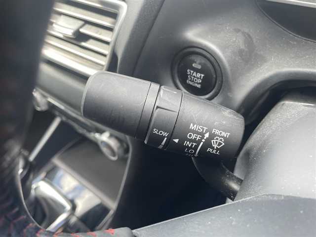 マツダ アクセラ 15S 福岡県 2015(平27)年 9.4万km ディープクリスタルブルーマイカ (株)IDOMが運営する【じしゃロン八幡西店】の自社ローン専用車両になります。こちらは現金またはオートローンご利用時の価格です。自社ローンご希望の方は別途その旨お申付け下さい/純正ナビ（Bluetooth/ワンセグ/SD/DVD/CD）/バックカメラ/ETC/ステアリングリモコン/電格ミラー/USB/純正フロアマット/ドアバイザー/ISOFIX/シガーソケット/ヘッドライトレベライザー/現状サマー(純正AW)(215/45/R18)