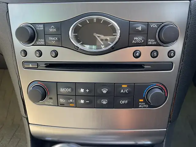 日産 スカイライン 250GT 福岡県 2010(平22)年 2.5万km クリスタルホワイトパール 純正ナビ/フルセグTV/バックカメラ/ビルトインETC/横滑り防止装置/HIDオートヘッドランプ/オートエアコン/本革巻きステアリング/ステアリングスイッチ/ベージュ織物/ネオソフィールコンビシート/前席パワーシート/純正17インチアルミホイール/インテリジェントキー/プッシュエンジンスターター/イモビライザー/禁煙車