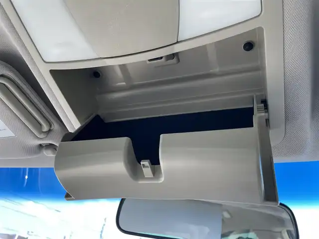 日産 スカイライン 250GT 福岡県 2010(平22)年 2.5万km クリスタルホワイトパール 純正ナビ/フルセグTV/バックカメラ/ビルトインETC/横滑り防止装置/HIDオートヘッドランプ/オートエアコン/本革巻きステアリング/ステアリングスイッチ/ベージュ織物/ネオソフィールコンビシート/前席パワーシート/純正17インチアルミホイール/インテリジェントキー/プッシュエンジンスターター/イモビライザー/禁煙車